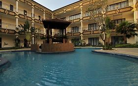 Yusro Hotel Restaurant & Convention