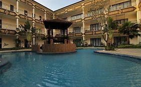 Yusro Hotel Restaurant & Convention